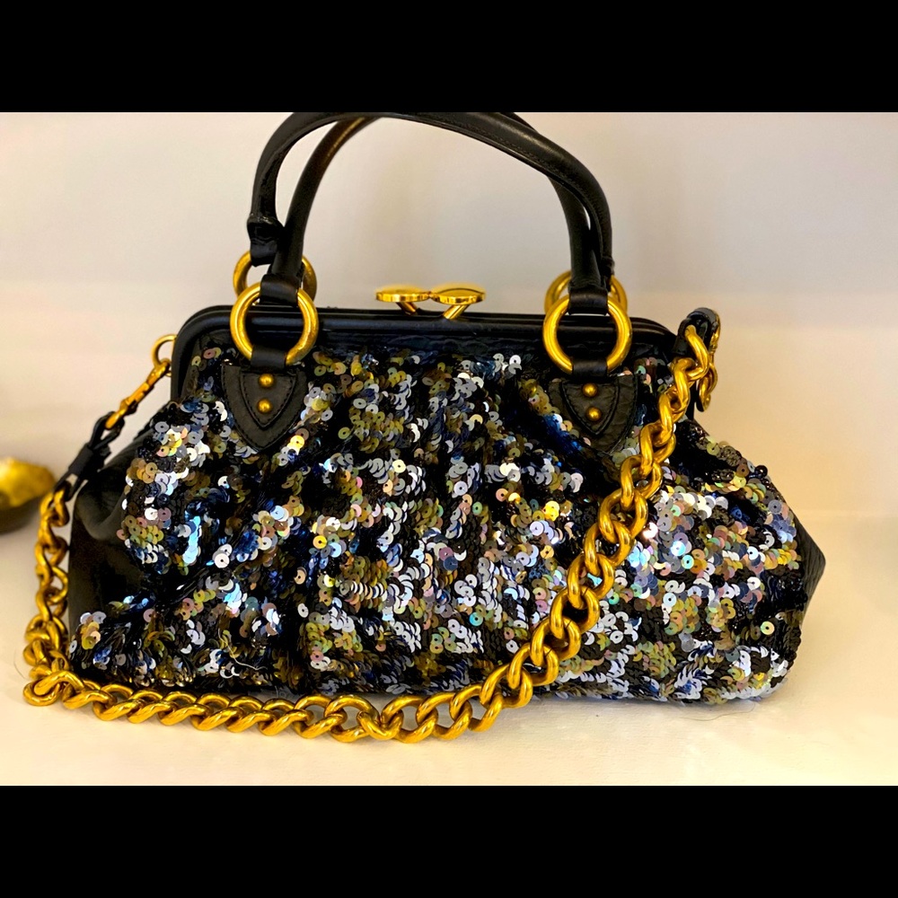 Handbag with chain